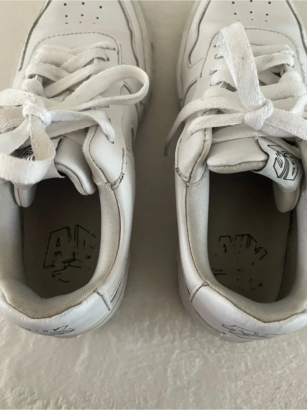 Nike White Leather Girls Low Profile Sneakers 5